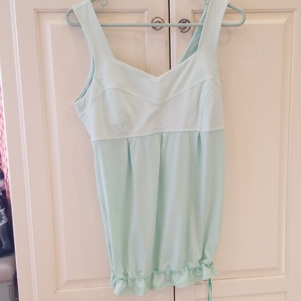 Lululemon tank